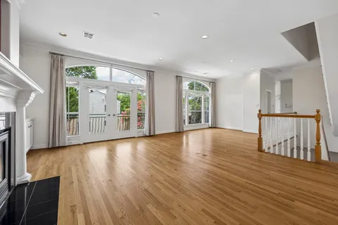 $750,000 | 1119 Banks Street, Houston, TX 77006