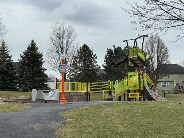 $450,000 | 801 Parkside Lane, Yorkville, IL 60560