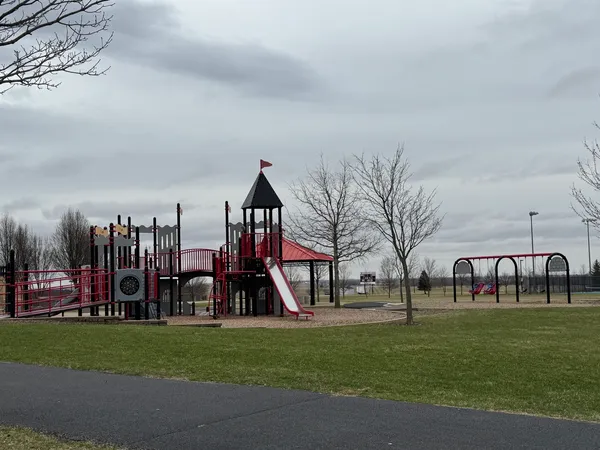 $450,000 | 801 Parkside Lane, Yorkville, IL 60560