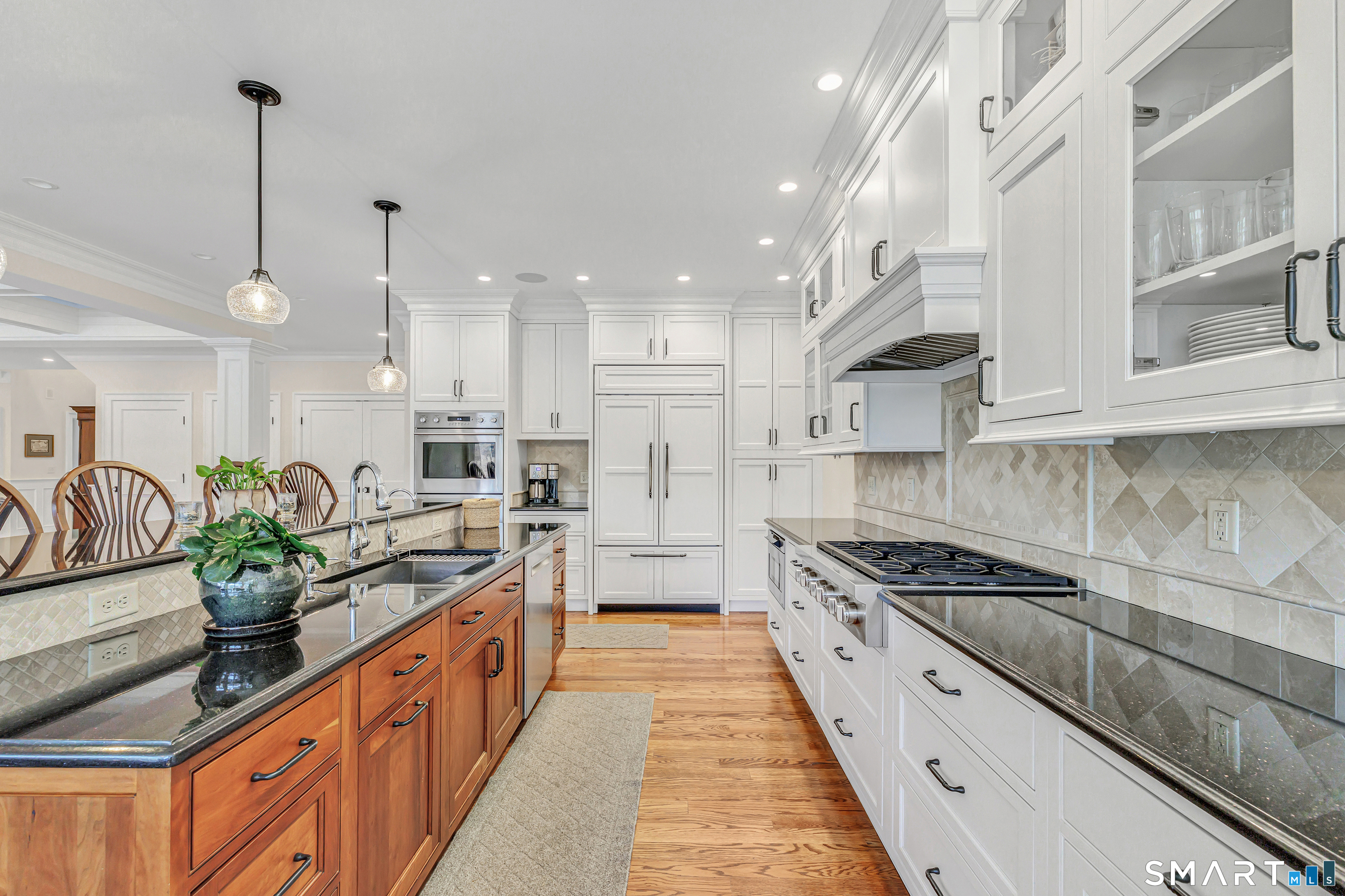 161 Pinewood Trail Trumbull, CT 06611 - Photo 14 of 40