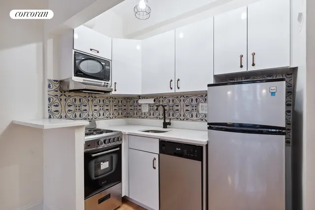 $450,000 | 24 5th Avenue, Unit 921 | Greenwich Village