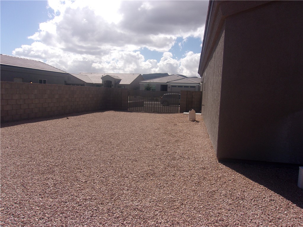 5414 Eagle View Road Kingman, AZ 86409 - Photo 7 of 39 View of yard with a gate