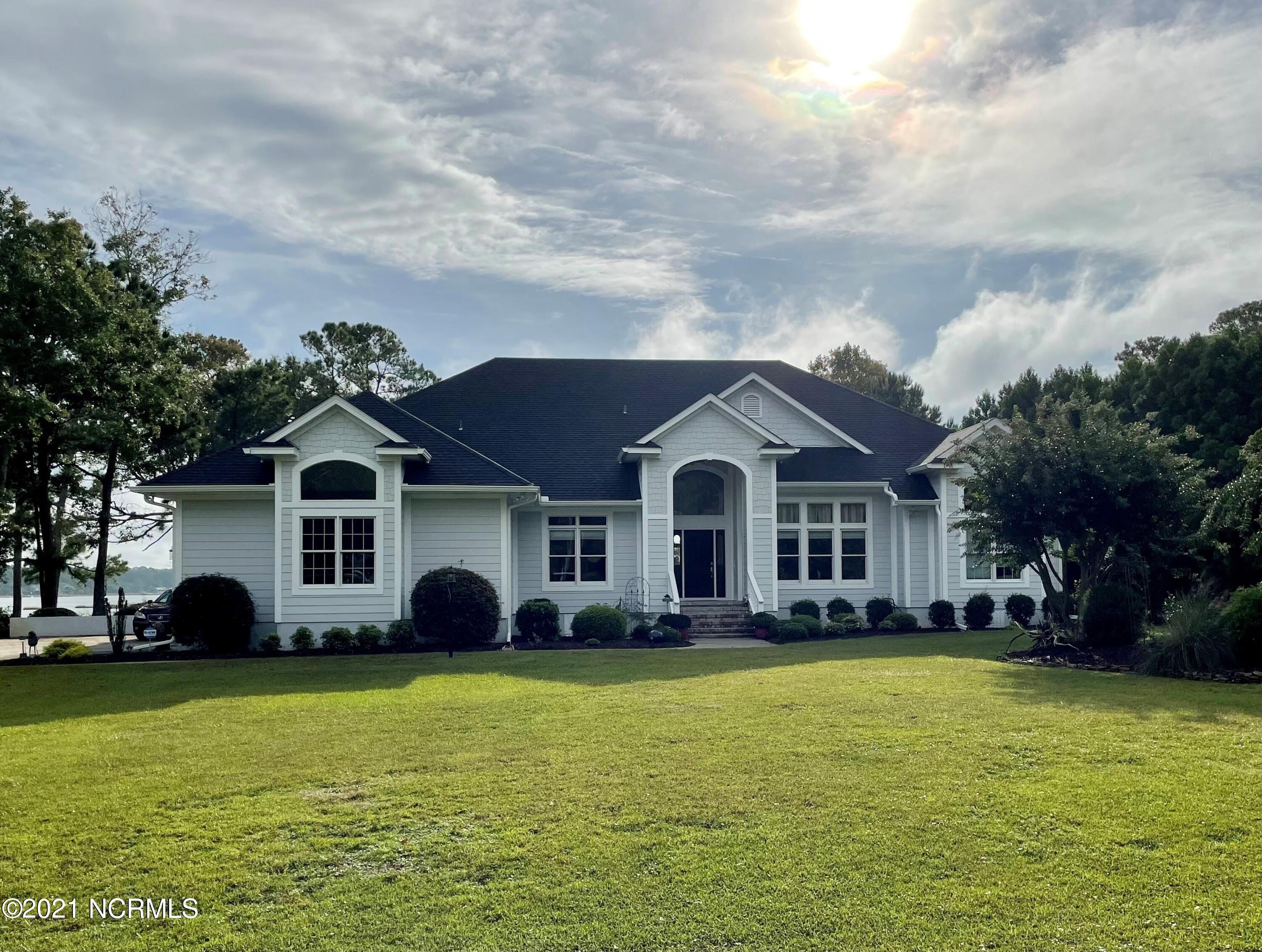 140 Genoe's Point Road Southwest Supply, NC 28462 - Photo 1 of 5 140 Geones Point 1 - front