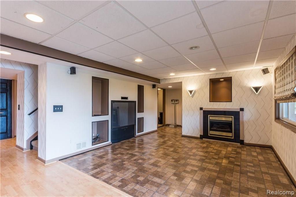 1865 South Shore Drive Rochester Hills, MI 48307 - Photo 38 of 47