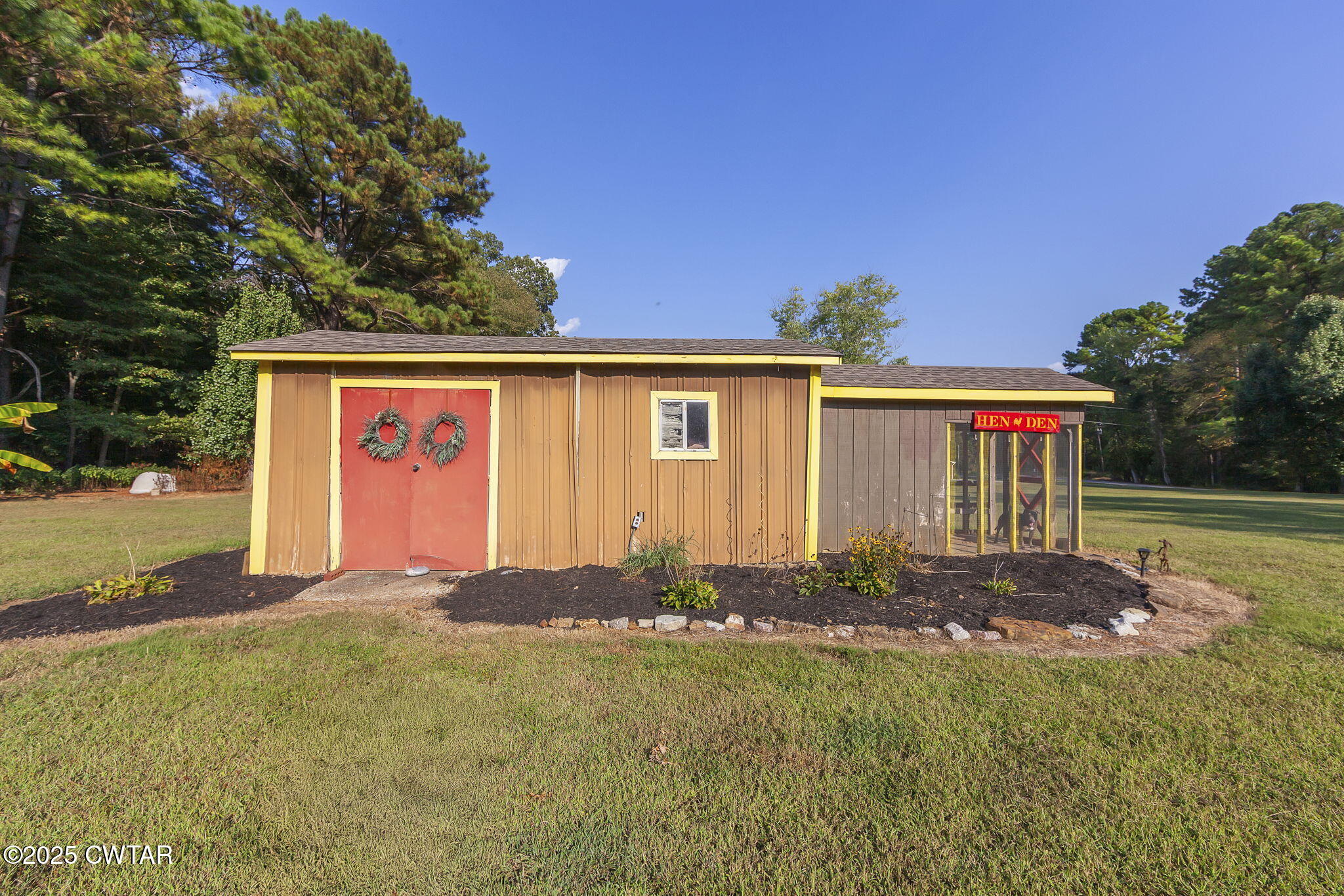472 Old Denmark Road Jackson, TN 38301 - Photo 33 of 44 a front view of house with yard