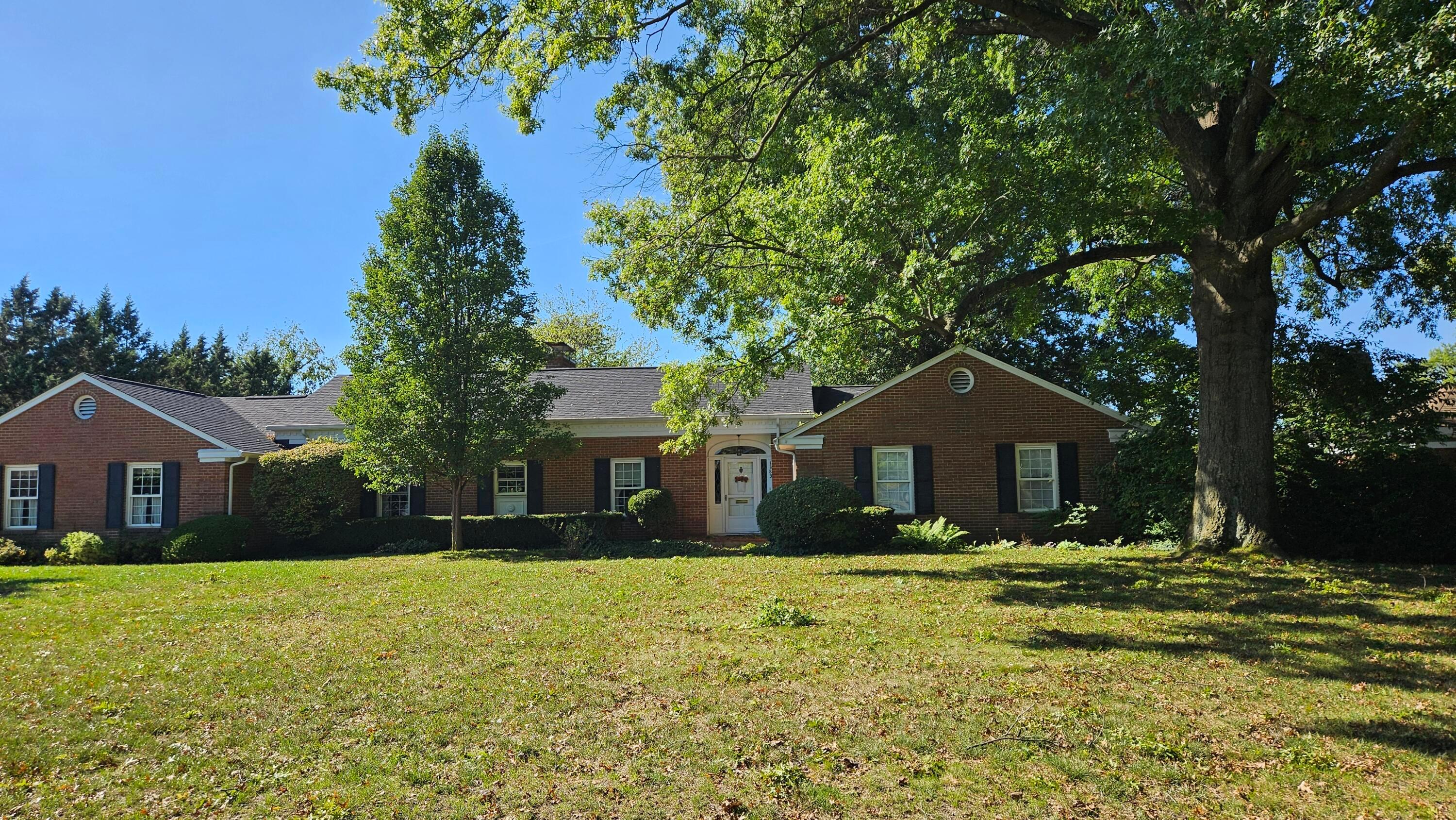 1383 Haddon Road Columbus, OH 43209 - Photo 2 of 44 20241002_151316