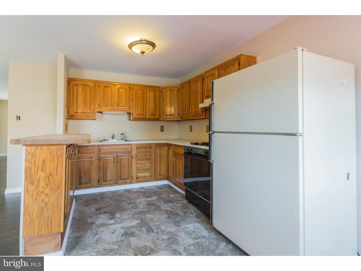 12652 Richton Road Philadelphia, PA 19154 - Photo 8 of 25