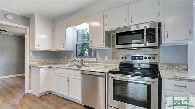 $1,900 | 2255 East 62nd Street, Savannah, GA 31404