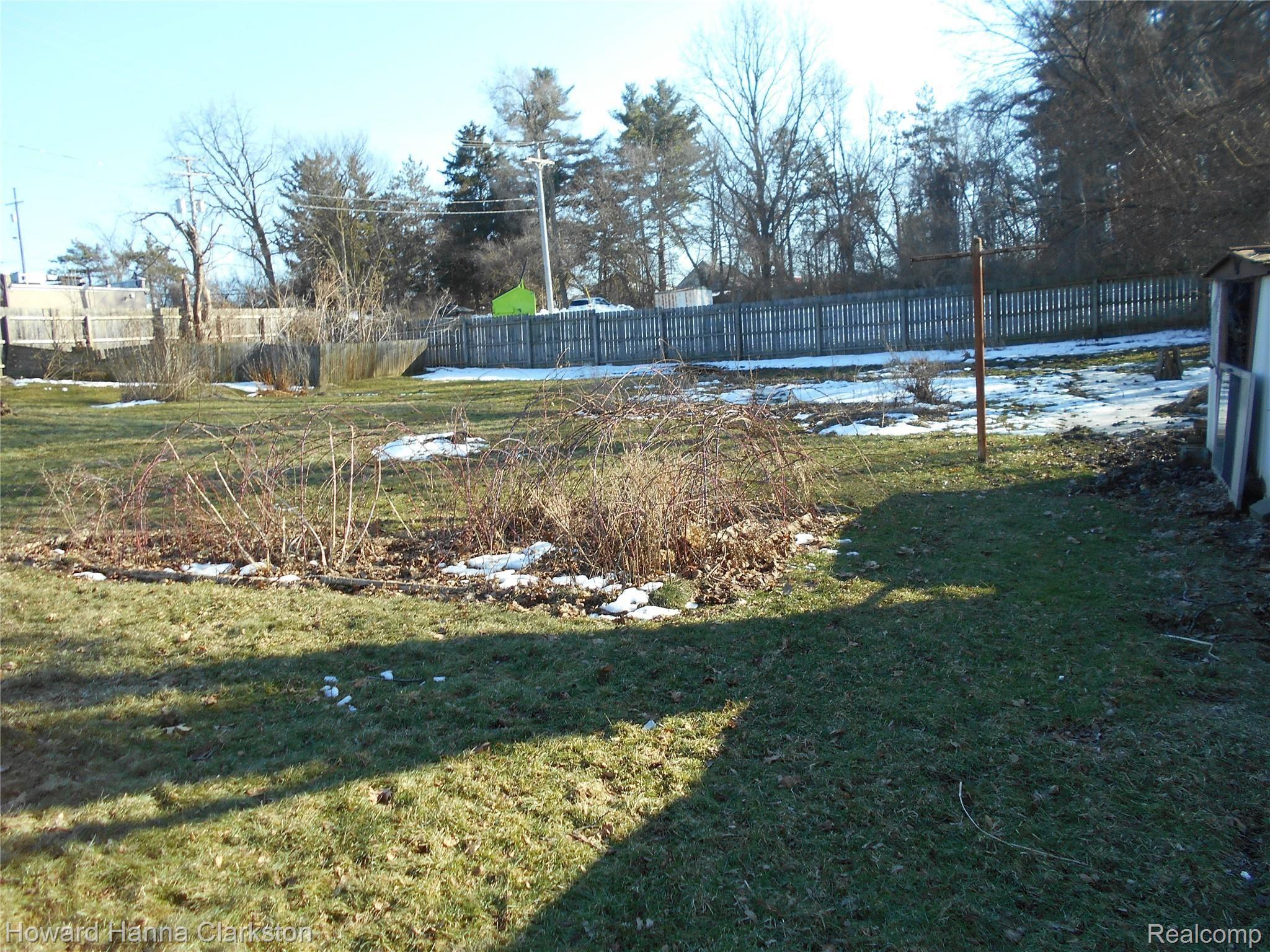 49 Cloverport Avenue Rochester, MI 48307 - Photo 12 of 13 DSCN0118.JPG