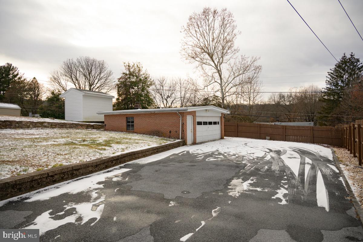 352 Ashley Drive Reading, PA 19607 - Photo 31 of 34 Gallery Image 31