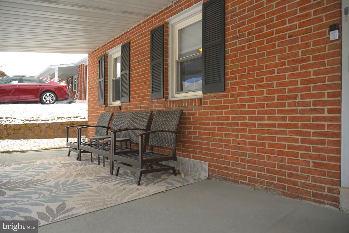 352 Ashley Drive Reading, PA 19607 - Photo 4 of 34 Gallery Image 4