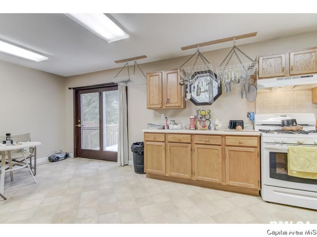 4582 Mechanicsburg Road Springfield, IL 62712 - Photo 14 of 23