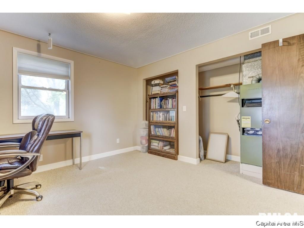 4582 Mechanicsburg Road Springfield, IL 62712 - Photo 2 of 23