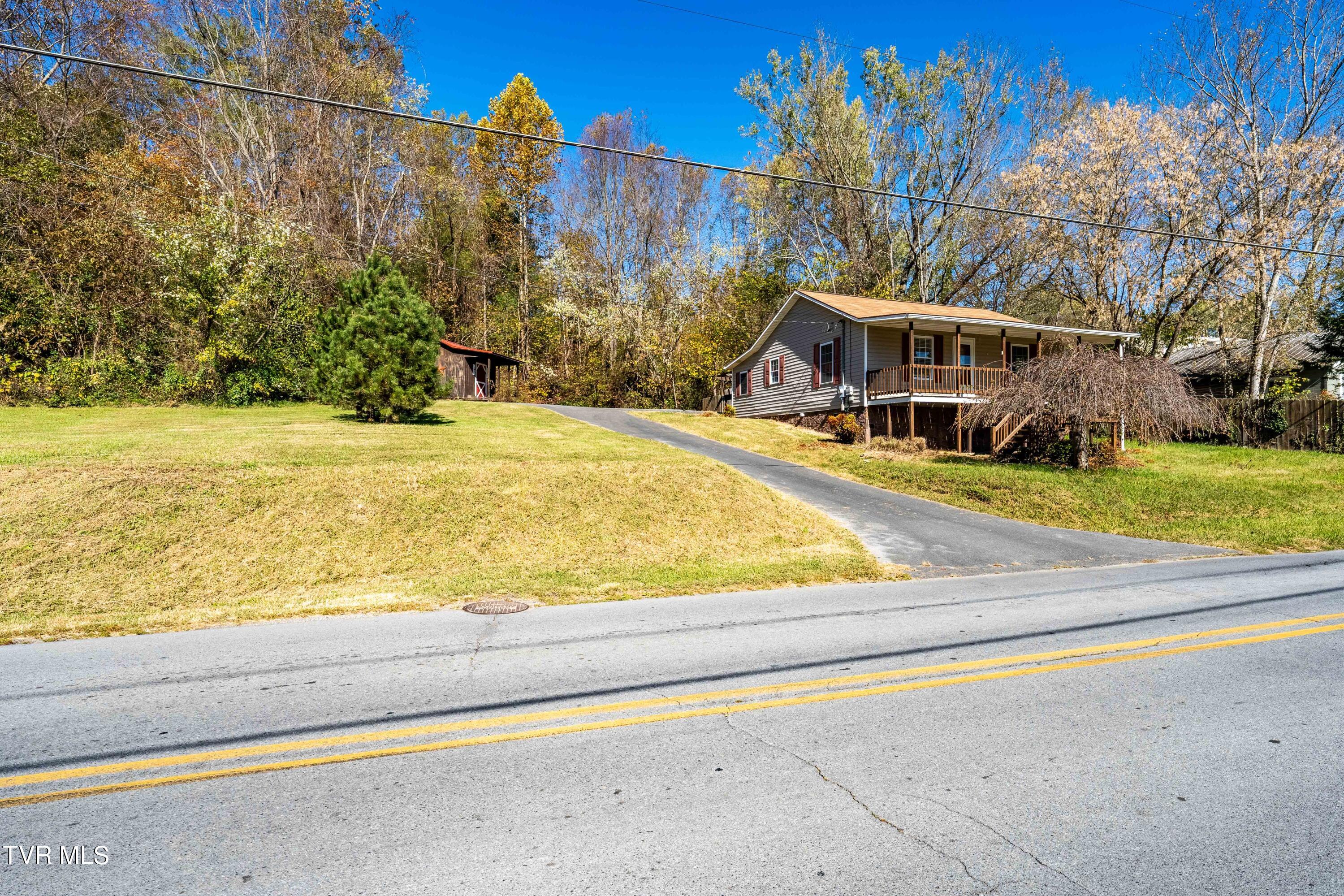 2014 King Springs Road Johnson City, TN 37601 - Photo 4 of 48 2014 King Springs Rd (1 of 45)