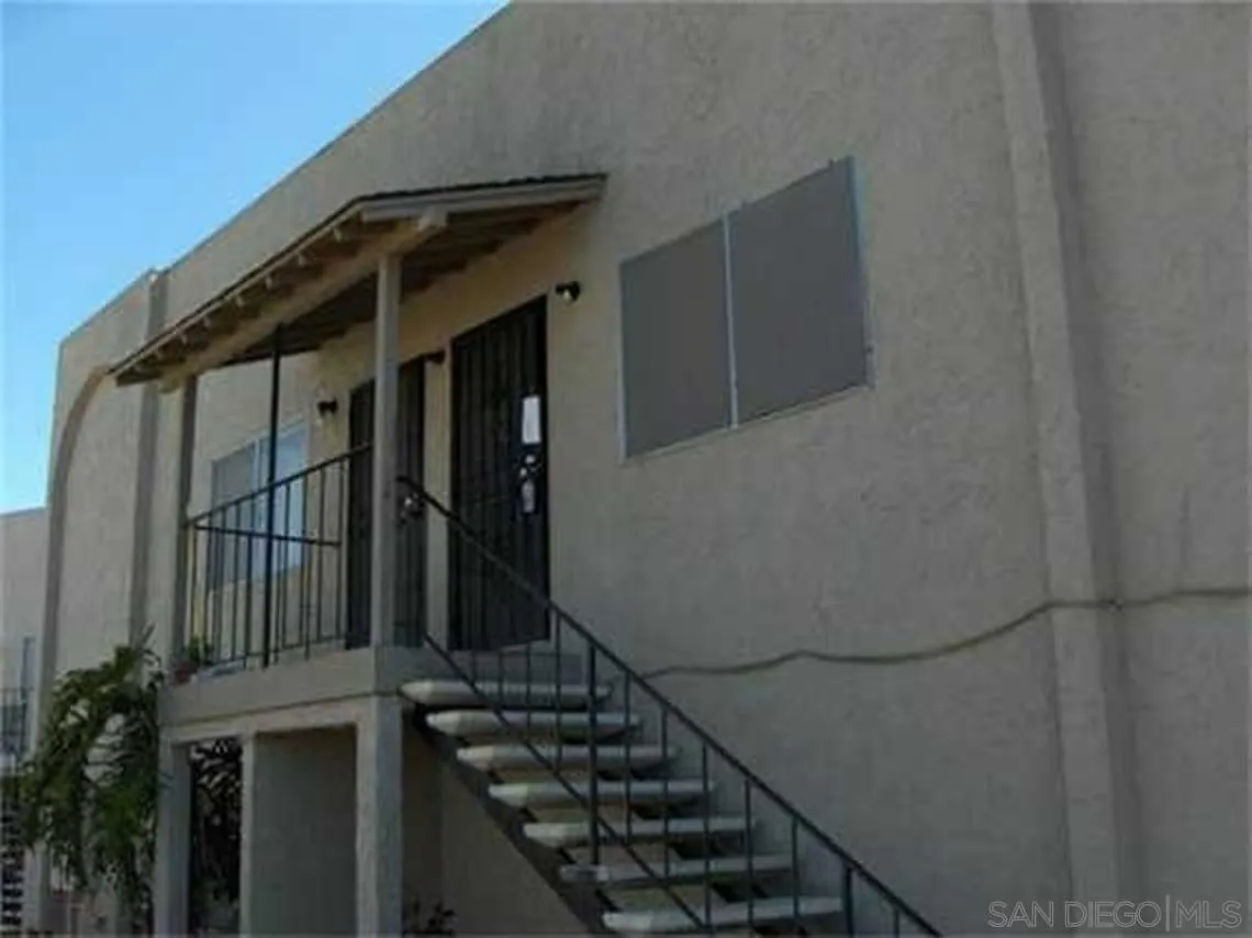 1604 Montecito Road, Unit 6 Ramona, CA 92065 - Photo 6 of 11 a view of entryway