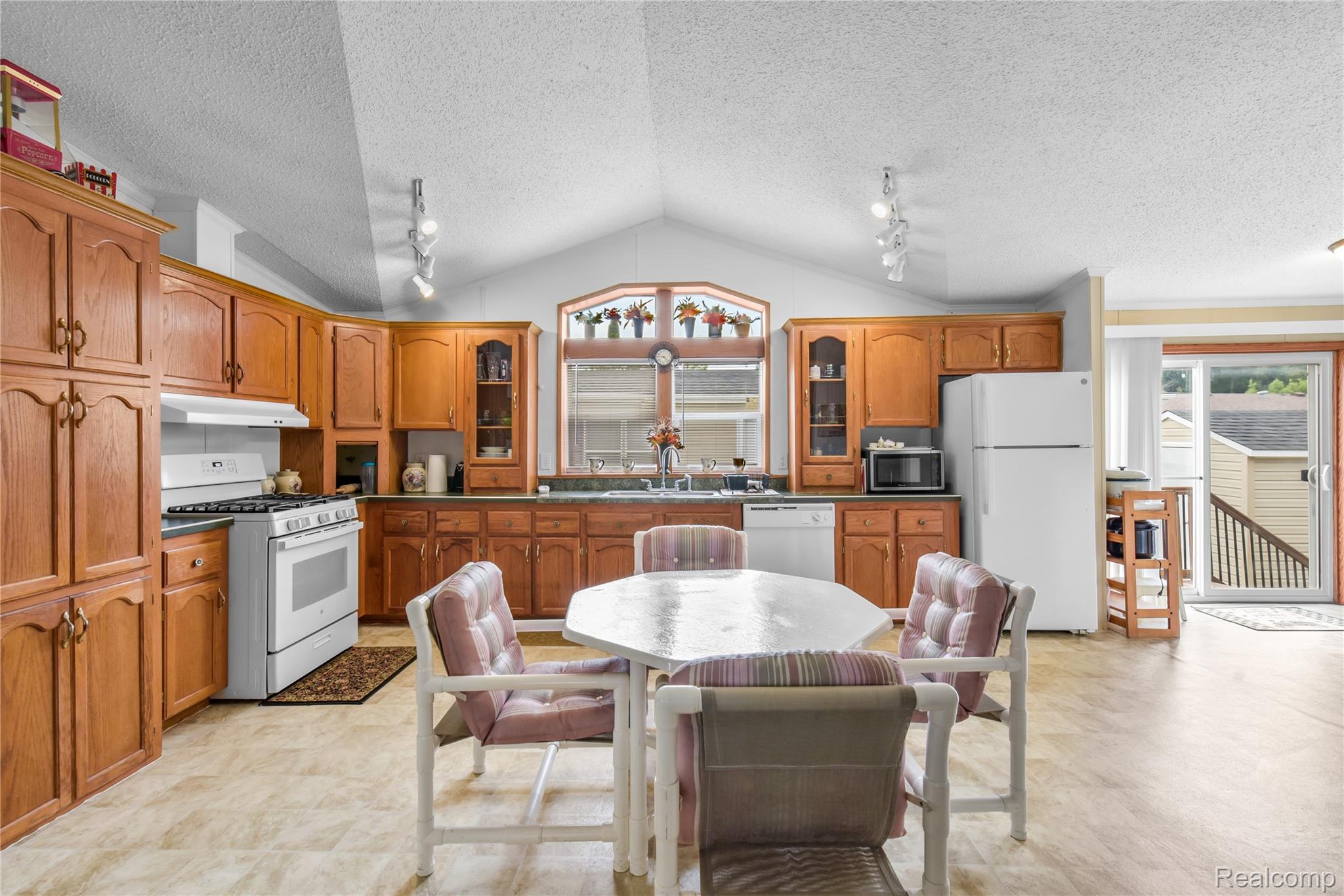 13451 Mapleview Street Carleton, MI 48117 - Photo 20 of 35 _BDB8326.jpg