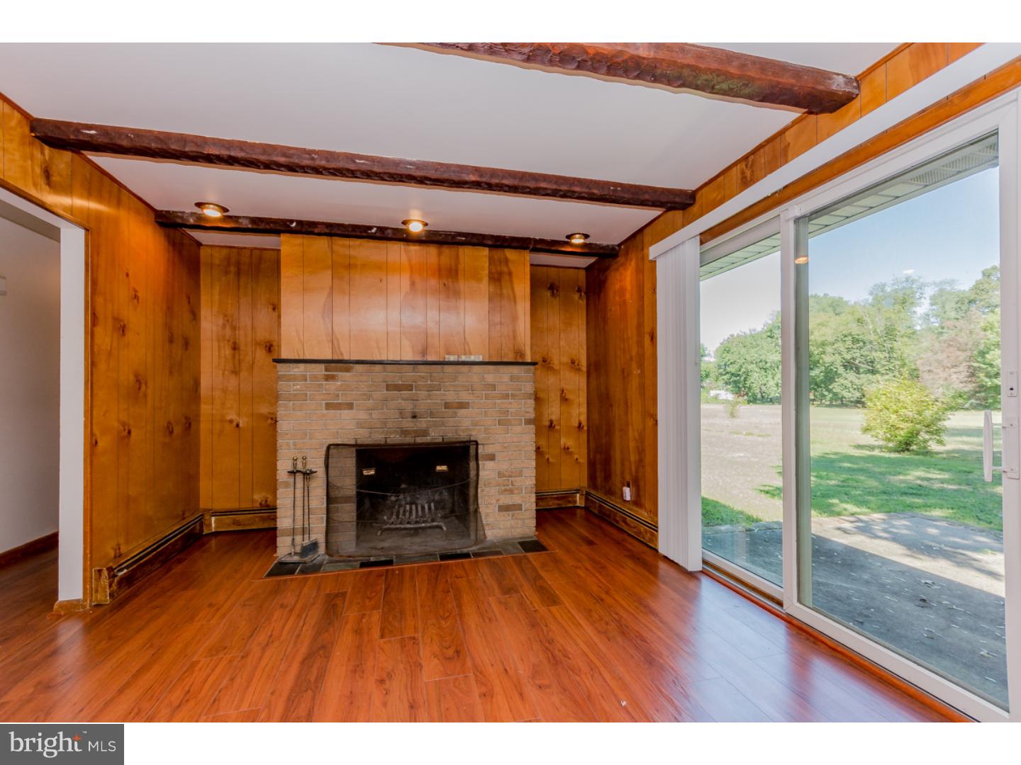 327 South 1st Road Hammonton, NJ 08037 - Photo 13 of 25 Family Room