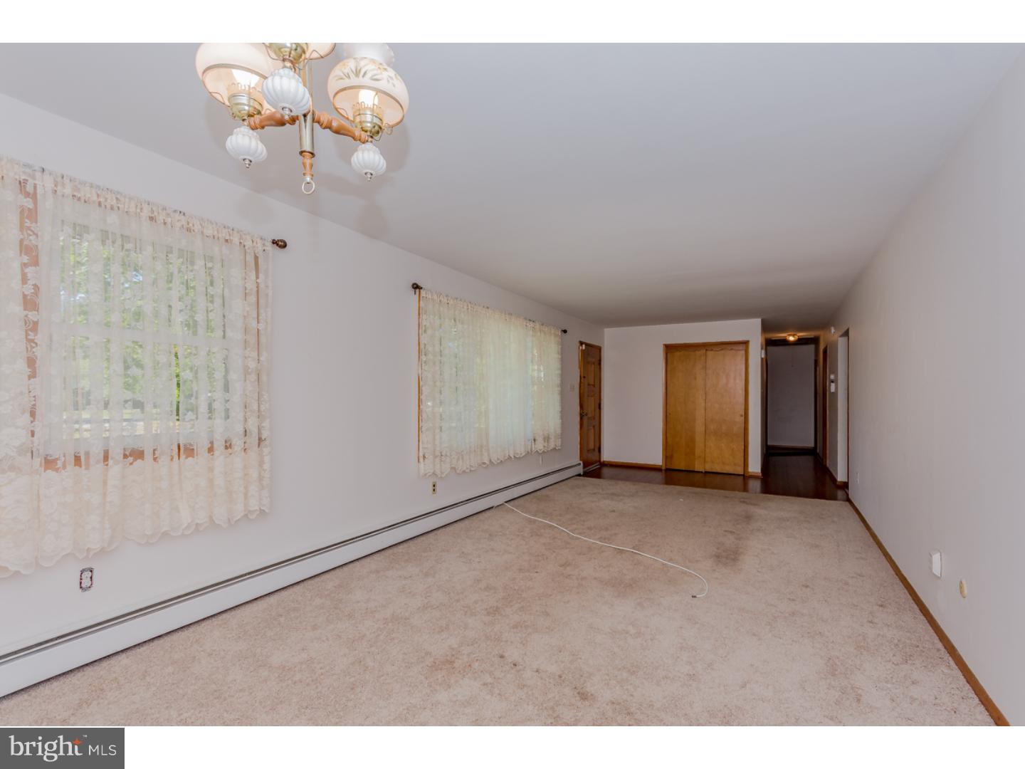 327 South 1st Road Hammonton, NJ 08037 - Photo 7 of 25 Living Room
