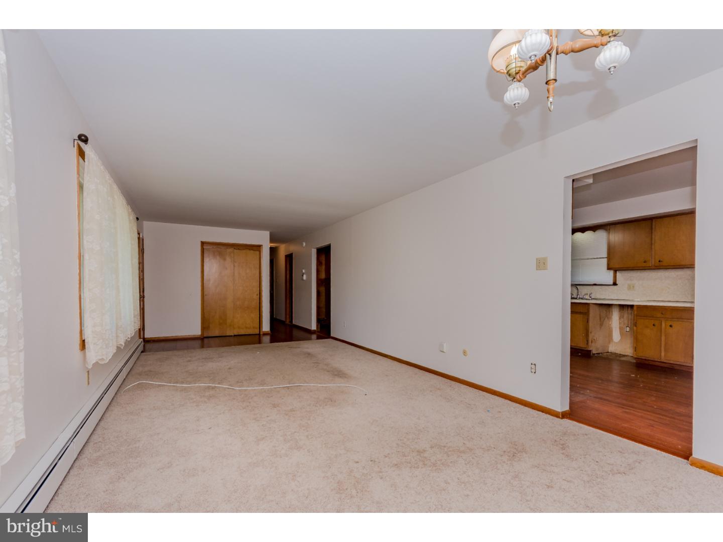 327 South 1st Road Hammonton, NJ 08037 - Photo 8 of 25 Living Room