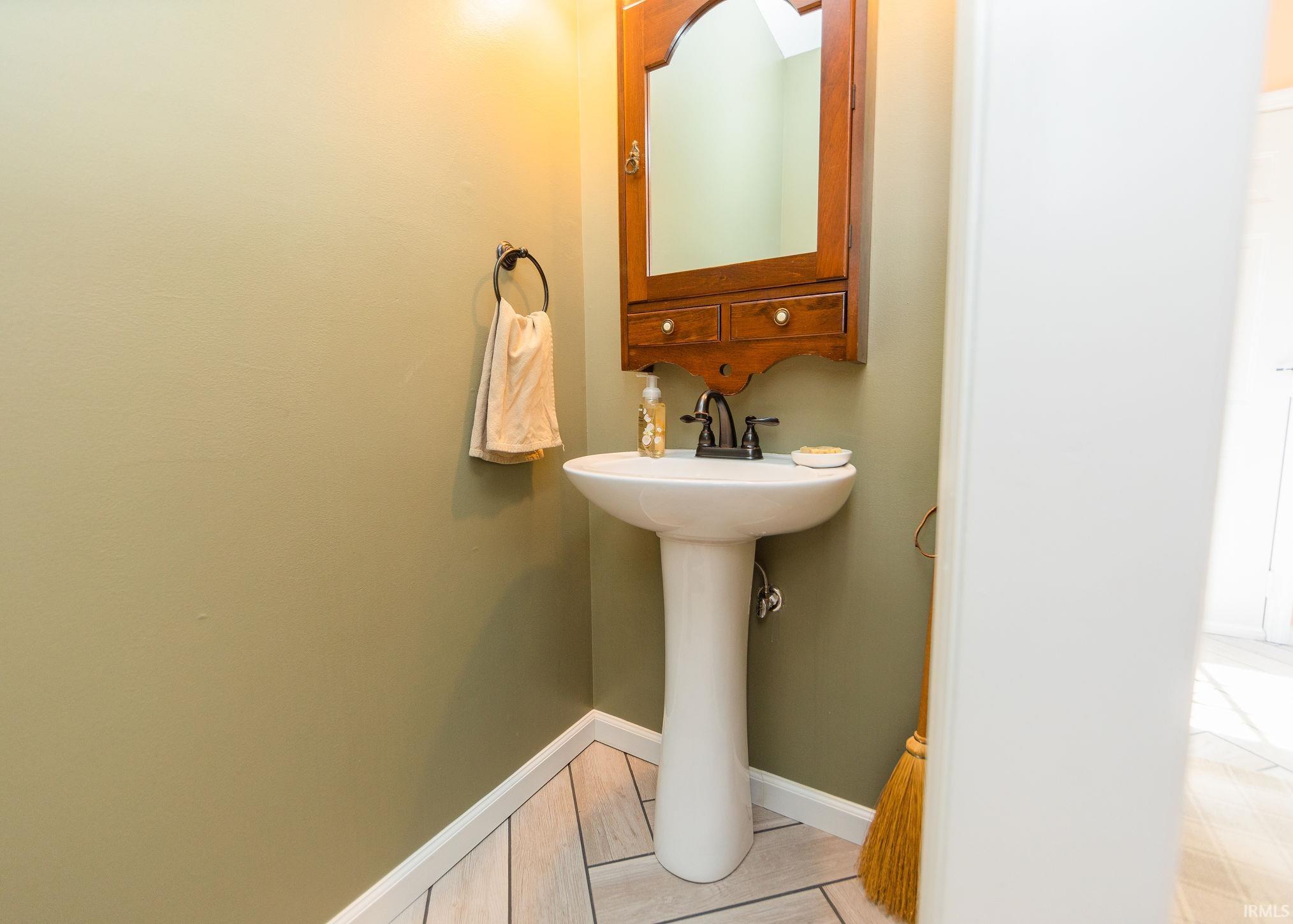 3223 West Thrasher Road Bloomington, IN 47403 - Photo 14 of 36