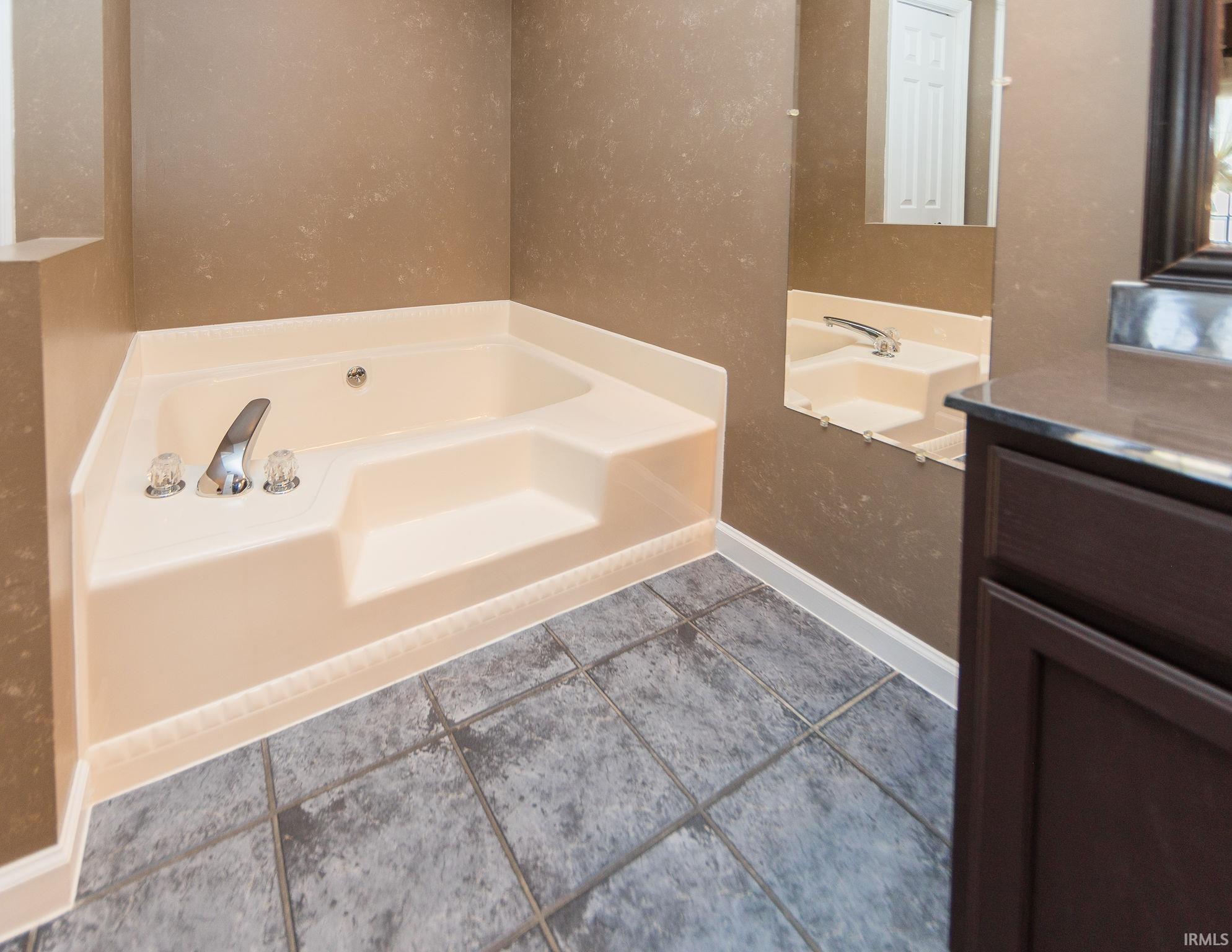 3223 West Thrasher Road Bloomington, IN 47403 - Photo 26 of 36