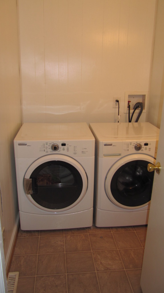 180 Morewood Road Hardy, VA 24101 - Photo 20 of 22 Laundry