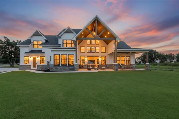 $1,890,000 | 11077 South Us Highway, Kerens, TX 75144