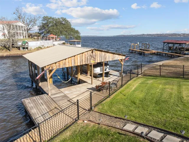 $525,000 | 23322 3 Points Drive, Frankston, TX 75763