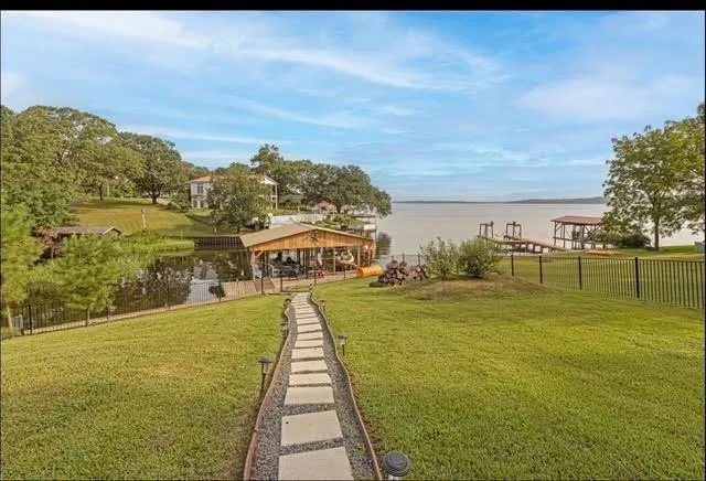 $525,000 | 23322 3 Points Drive, Frankston, TX 75763