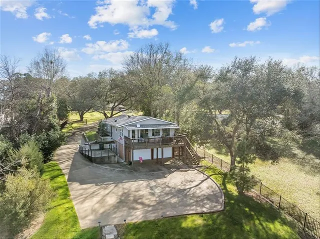 $525,000 | 23322 3 Points Drive, Frankston, TX 75763
