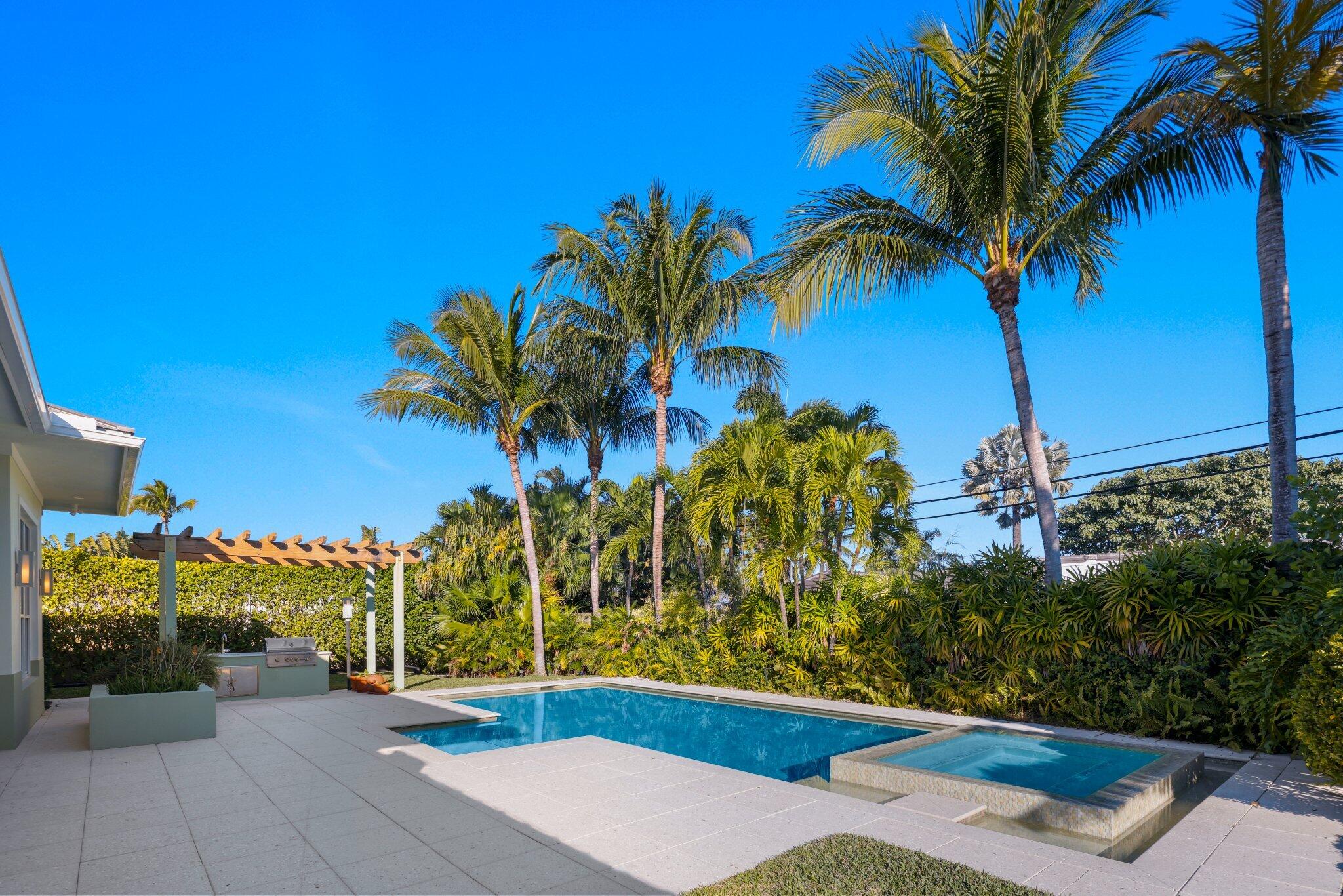 701 Northwest 7th Street Delray Beach, FL 33444 - Photo 35 of 68 Backyard Pool