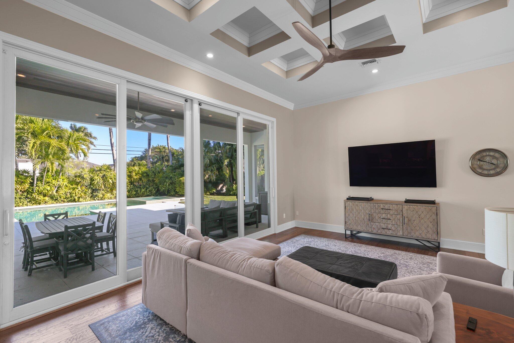 701 Northwest 7th Street Delray Beach, FL 33444 - Photo 9 of 68 Living room