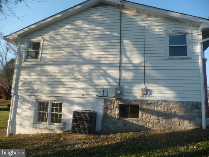 5193 Old Solomons Island Road Lothian, MD 20711 - Photo 18 of 22 Side view