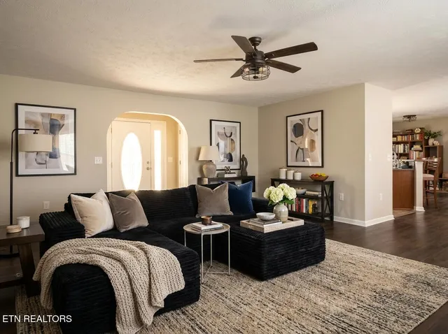 $459,900 | 760 Southview Circle, Kodak, TN 37764