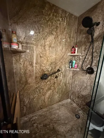 $459,900 | 760 Southview Circle, Kodak, TN 37764