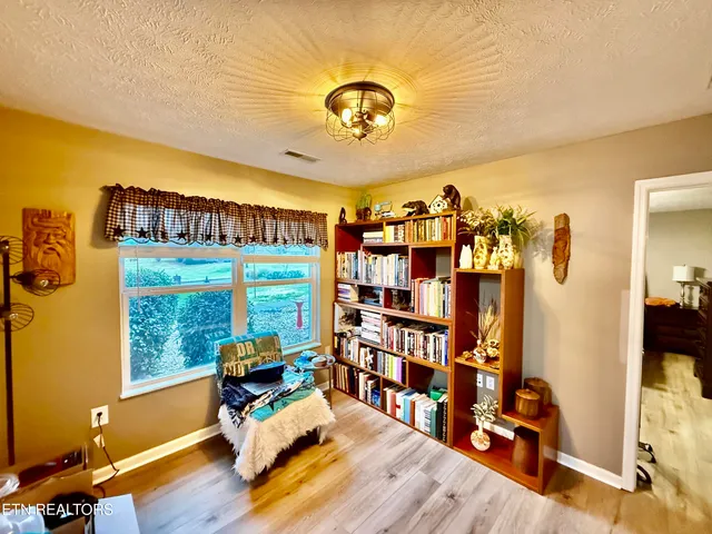 $459,900 | 760 Southview Circle, Kodak, TN 37764