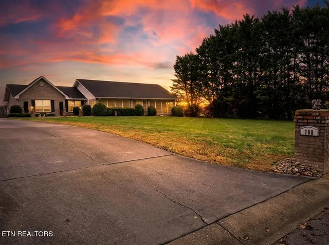 $459,900 | 760 Southview Circle, Kodak, TN 37764