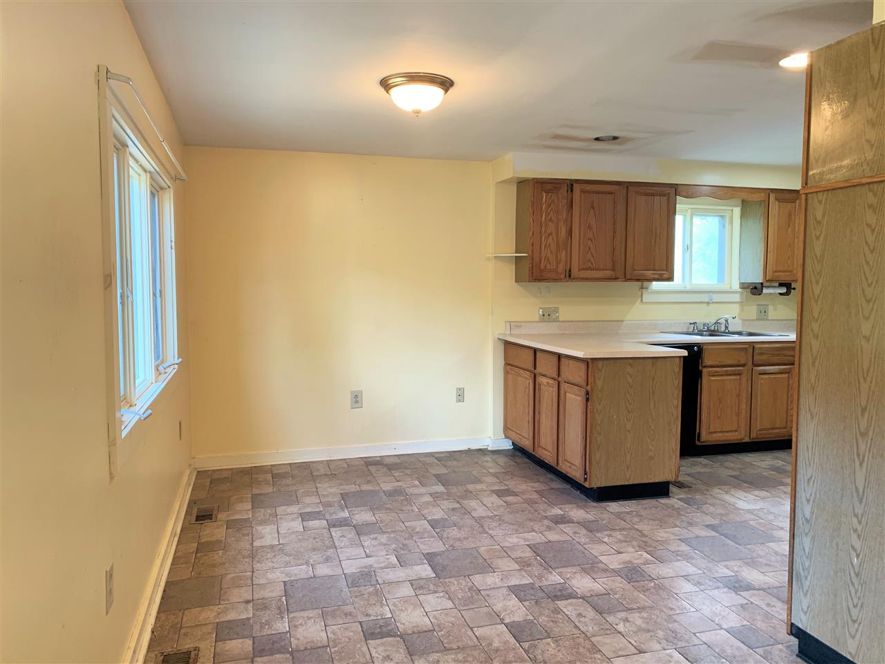 401 East Arlington Road Arlington, VT 05250 - Photo 15 of 40 Gallery Image 15