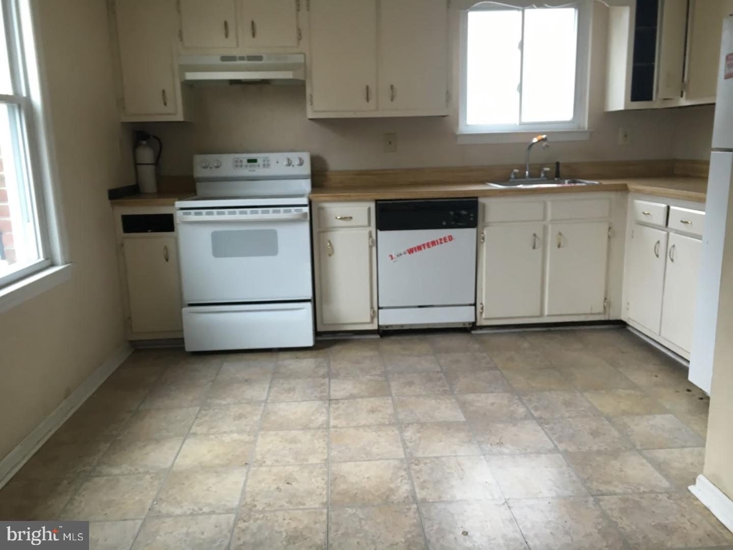 649 Jarvis Road Sicklerville, NJ 08081 - Photo 2 of 15
