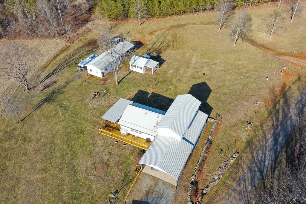 1084 Hedge Road Chatham, VA 24531 - Photo 6 of 75 Gallery Image 6