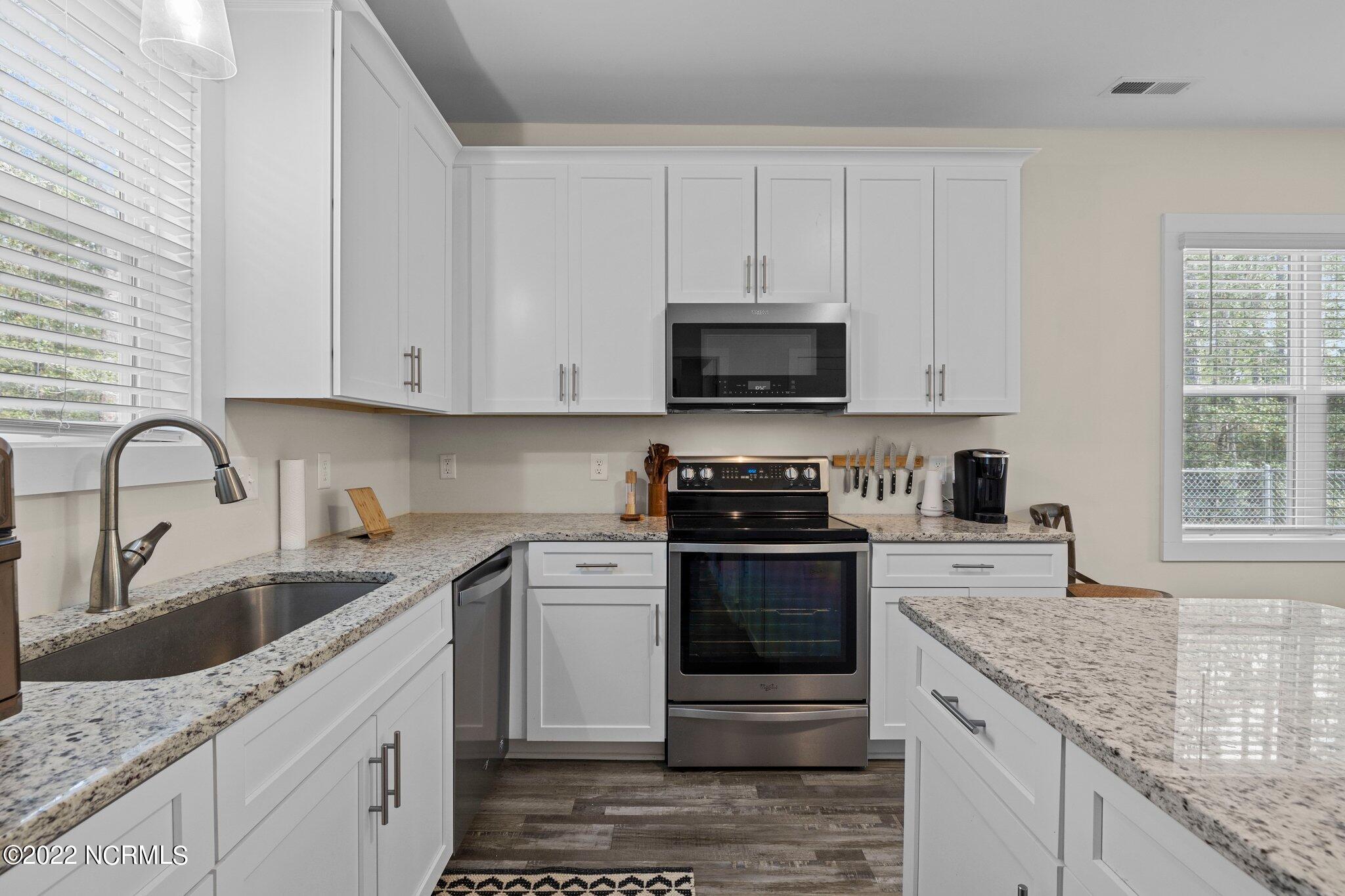 316 Barrington Ridge Bogue, NC 28570 - Photo 6 of 22 Kitchen