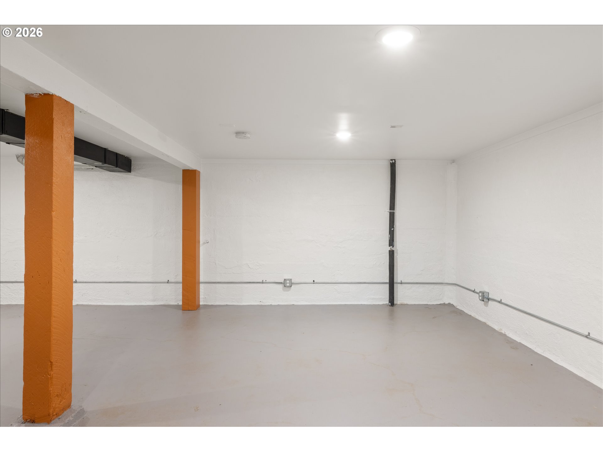 2055 North Alberta Street Portland, OR 97217 - Photo 24 of 38 a view of an empty room