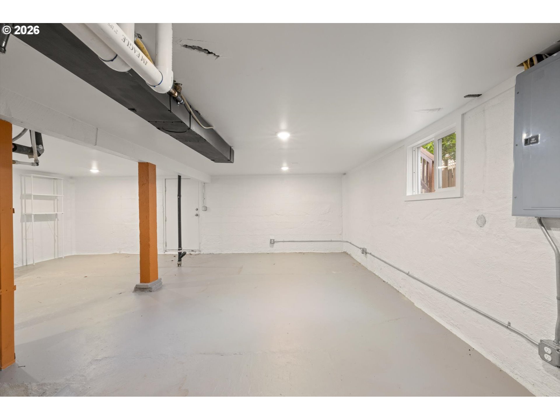 2055 North Alberta Street Portland, OR 97217 - Photo 28 of 38 a view of an empty room