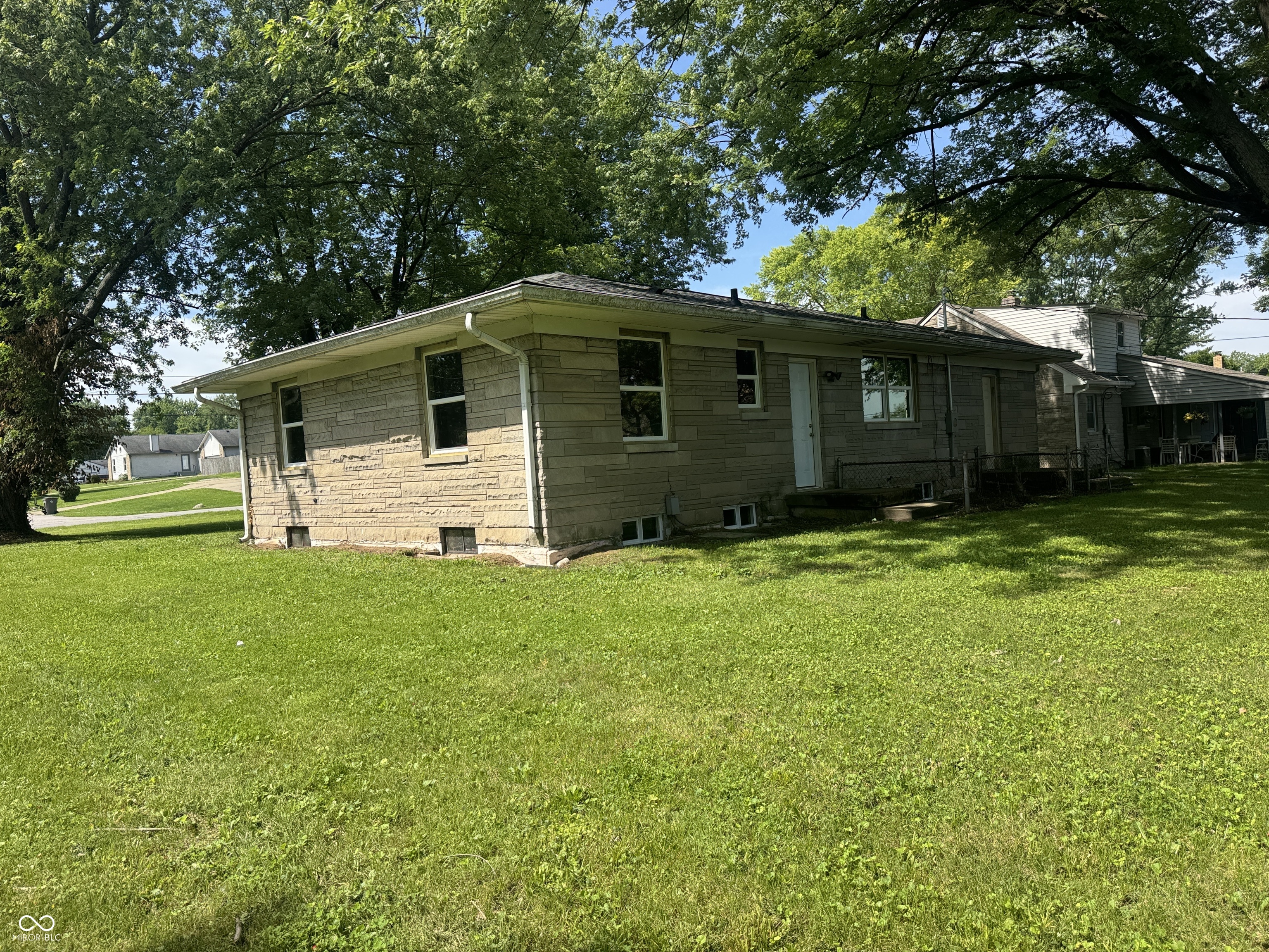 2324 East Thompson Road Indianapolis, IN 46227 - Photo 2 of 12