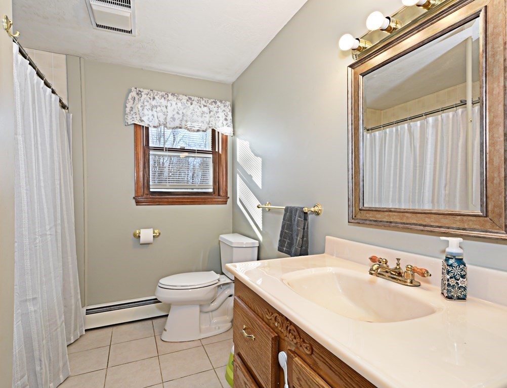 34 Comins Road Oxford, MA 01537 - Photo 14 of 35 Gallery Image 14