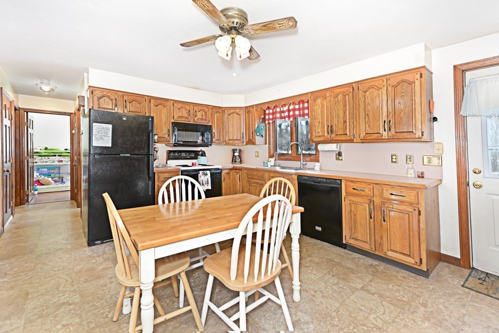 34 Comins Road Oxford, MA 01537 - Photo 10 of 35 Gallery Image 10