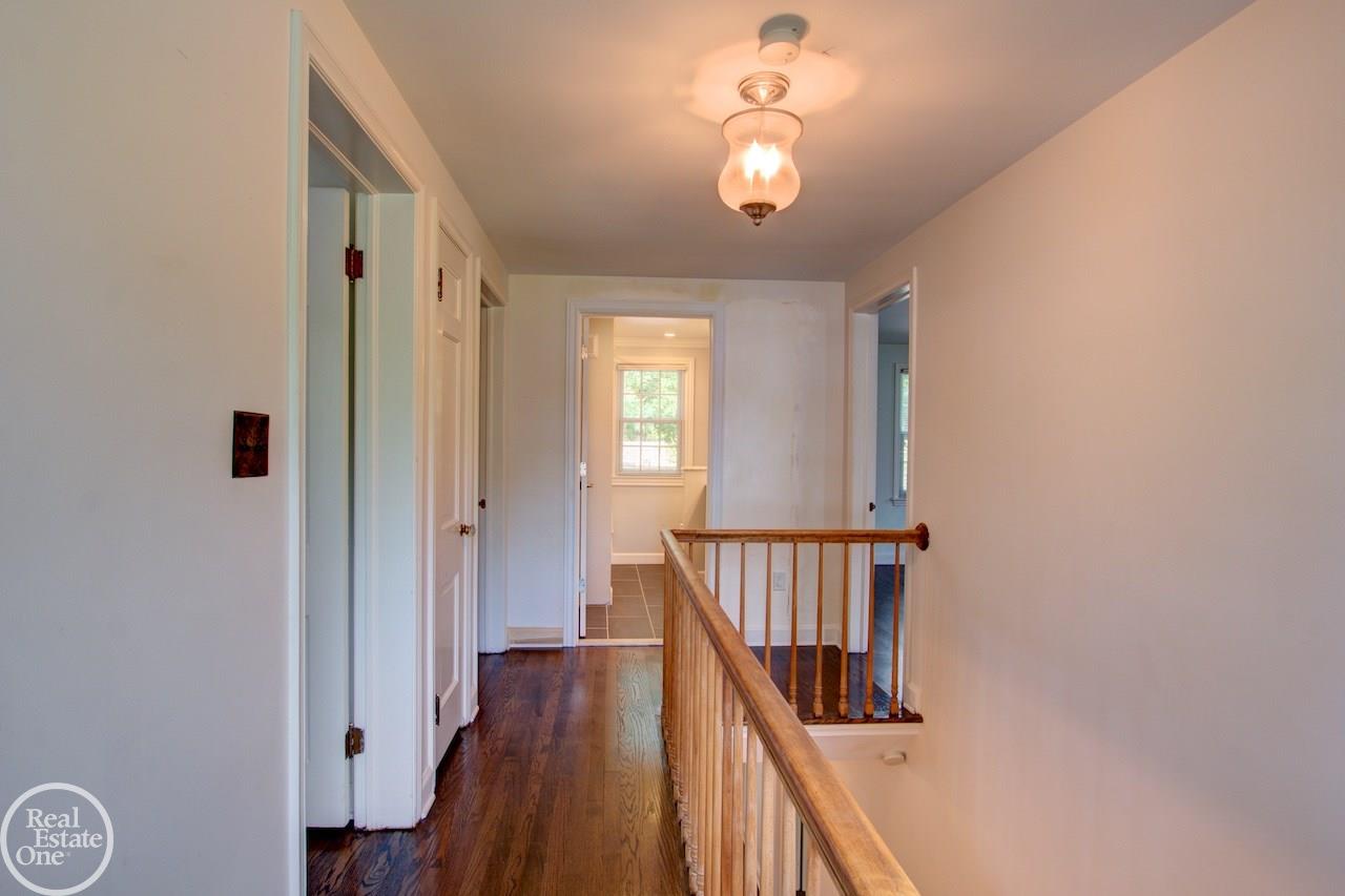 1716 Severn Road Grosse Pointe, MI 48236 - Photo 32 of 49 31354824-31.JPG