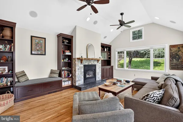 $675,000 | 70 Taylor Terrace, Hopewell, NJ 08525
