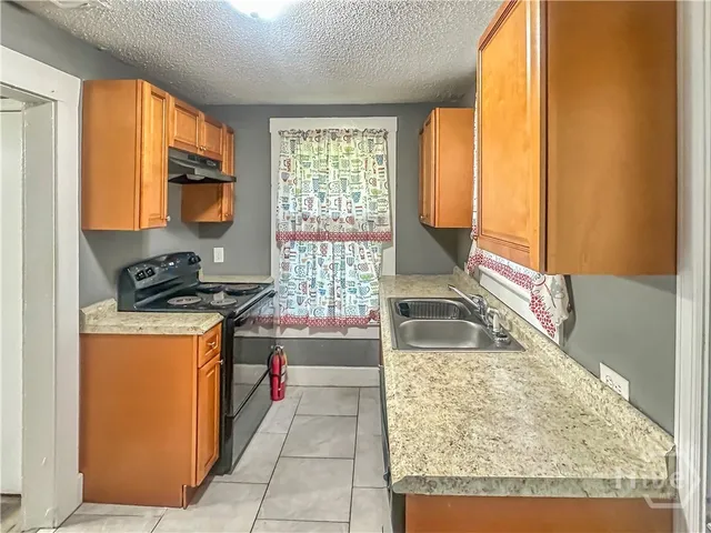 $1,500 | 5021 Temple Street, Unit A, Savannah, GA 31405