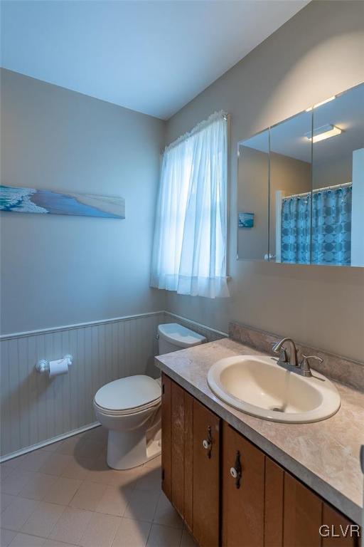 5551 St Peters Road Emmaus, PA 18049 - Photo 13 of 23 2nd floor master bathroom